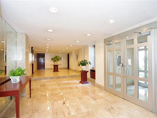 Sold by Exclusive Properties Sotheby's International Realty | media 16