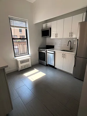 Rented by City Connections Realty | media 3
