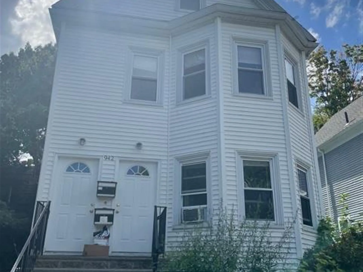 4 bed, 1500 sqft, $4,000 — Photo 2