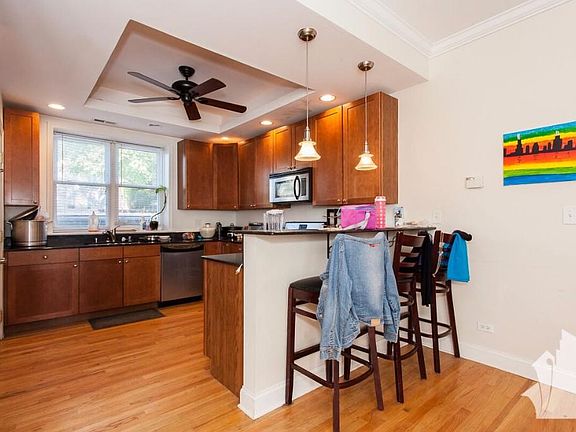 4th image of 6910 N Lakewood Ave #1W555