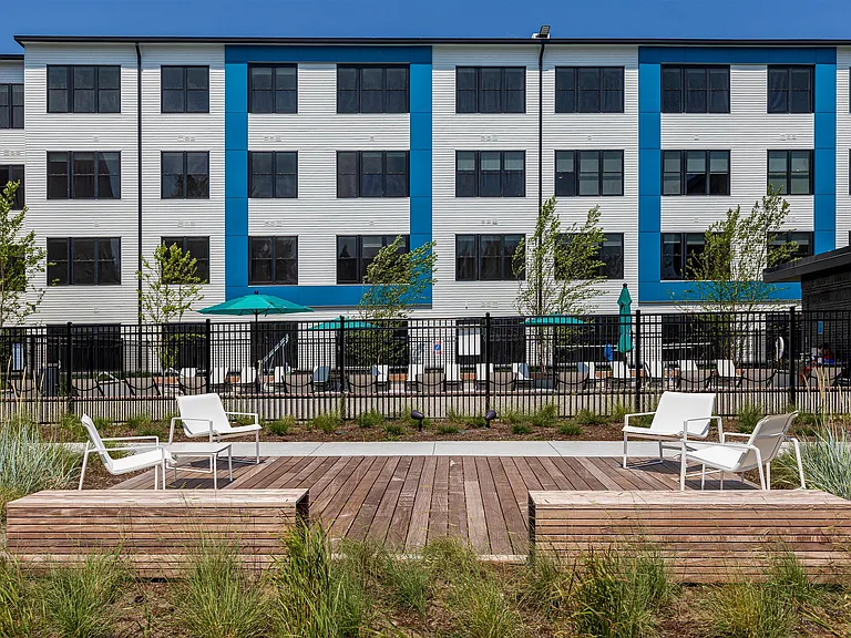 Parkway Apartments — Photo 13