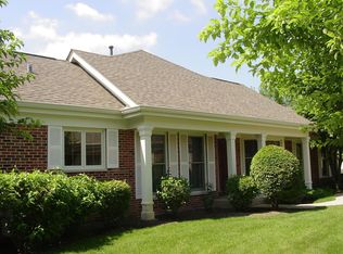 2117 N Charter Point Dr, Arlington Heights, IL 60004