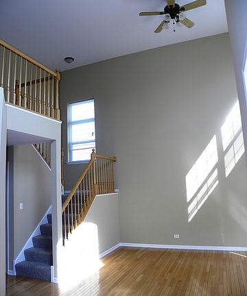 5th image of 910 S West Ave