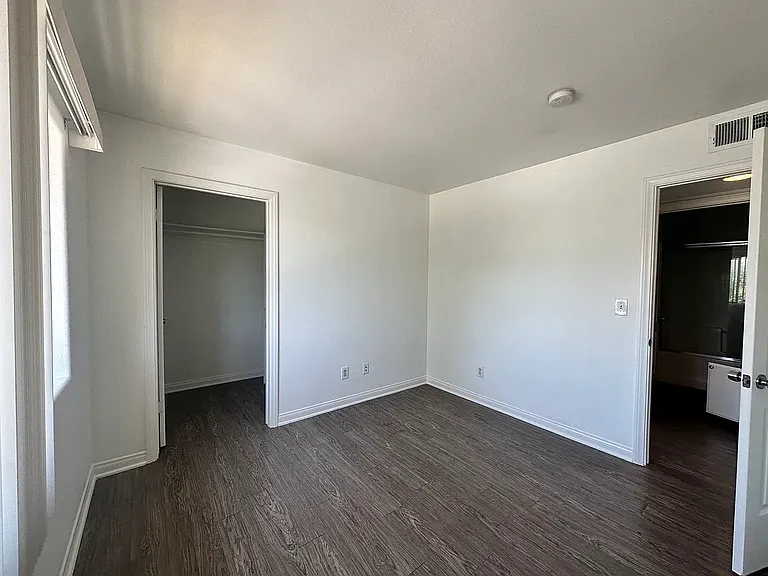 14359 Haynes St #5 — Photo 16