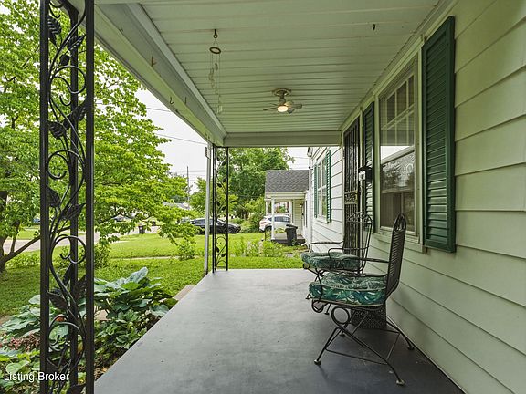 3rd image of 1048 Oakwood Ave
