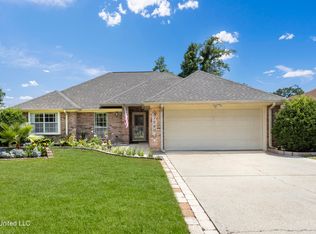 1049 Pine St, Gulfport, MS 39507