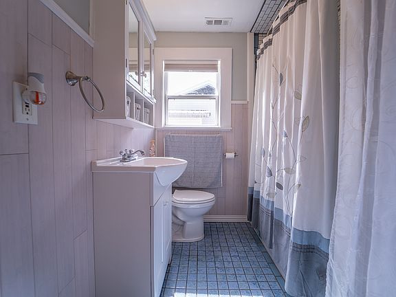 2nd image of 1314 S Ellis Ave #1