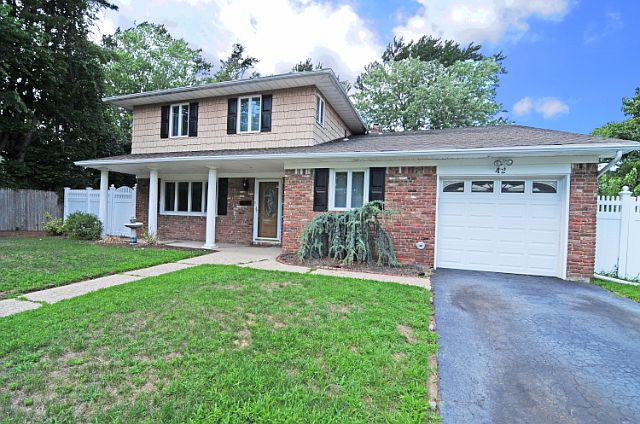 1st image of 42 Carnegie Dr