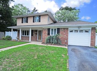 42 Carnegie Dr, Smithtown, NY 11787