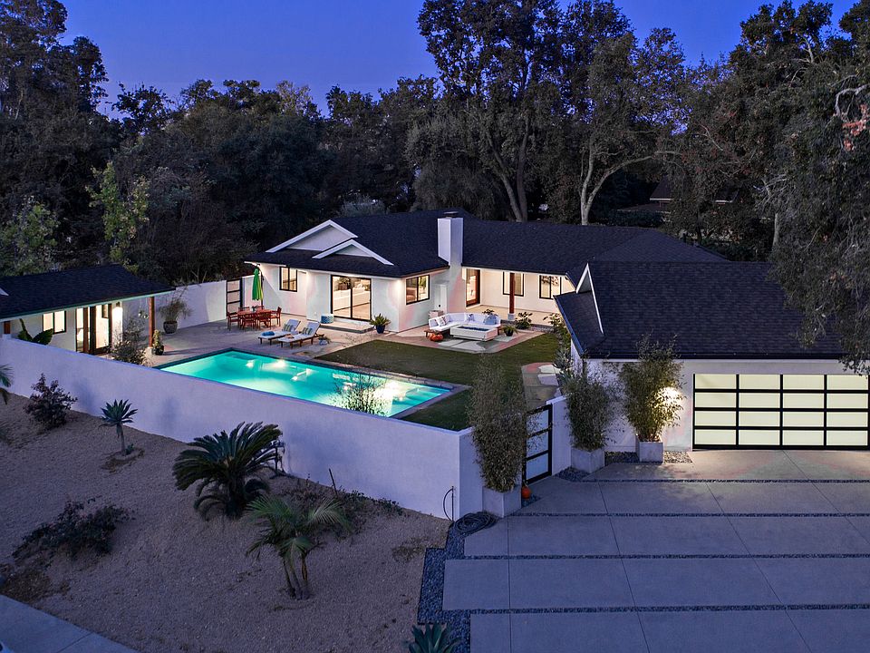 1st image of 209 S Ventura St