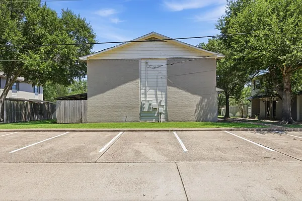1403 Airline Dr #A — Photo 18