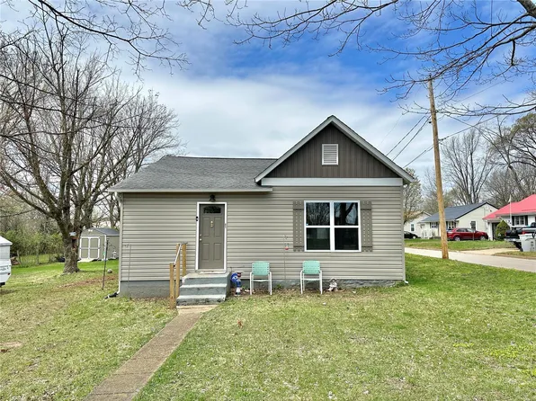 815 N Carleton St, Farmington, MO 63640