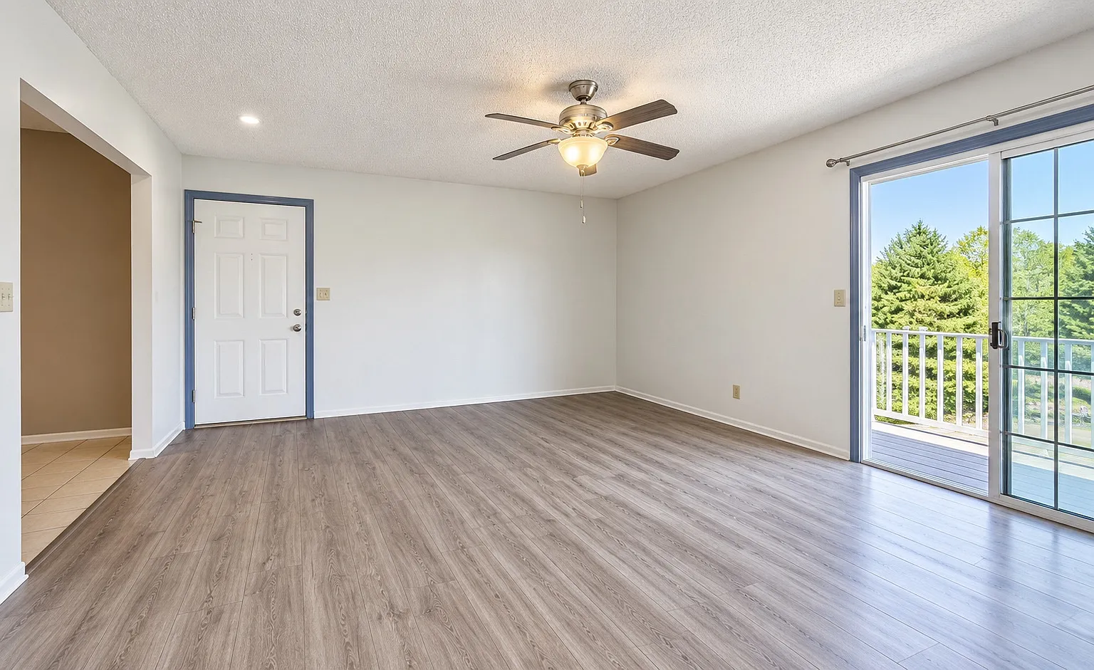 2 bed, 855 sqft, $2,375 — Photo 3