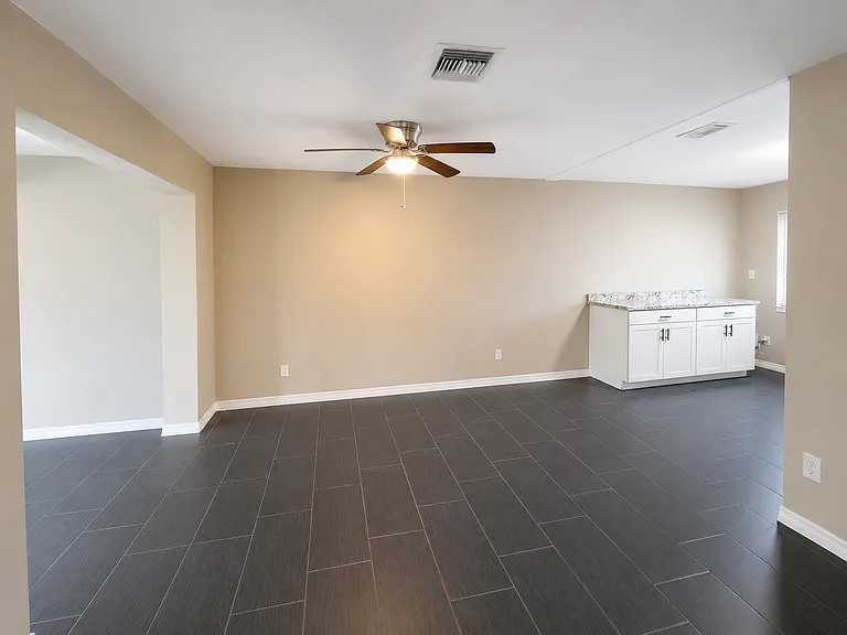 329 Tudor Dr #R — Photo 7