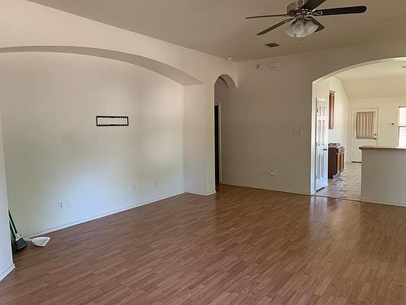 2nd image of 1802 Cedar Wood Trl