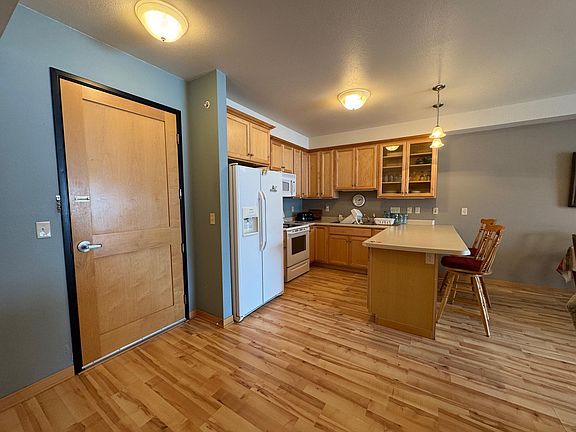 5th image of 1401 N Lakeshore Dr