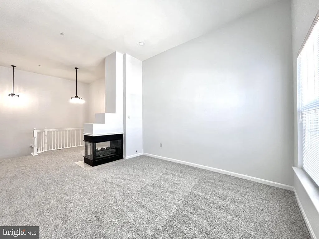 2 bed, 2.0 bath, 1040 sqft, $2,650 — Photo 4