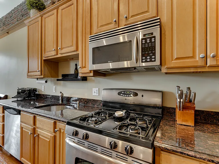 141 Washington St #2 — Photo 2