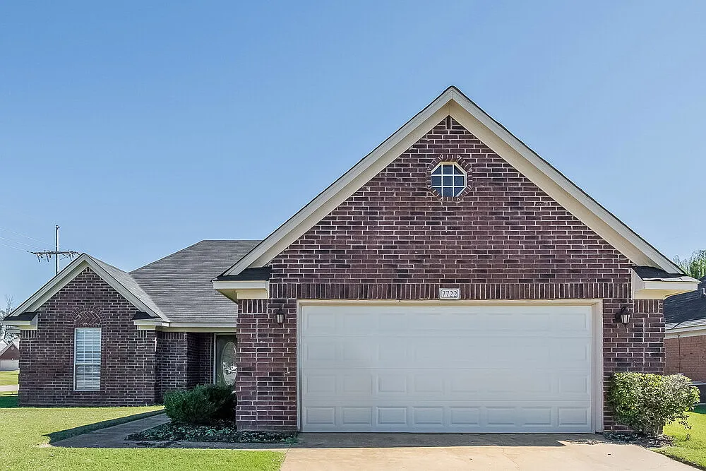 3 bed, 2.0 bath, 1510 sqft, $1,795 — Photo 1
