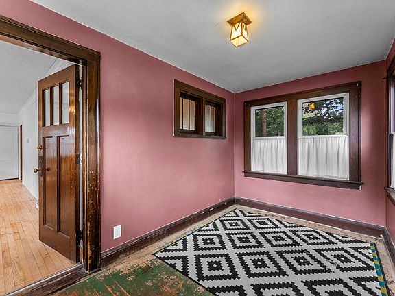 4th image of 2915 Newton Ave N
