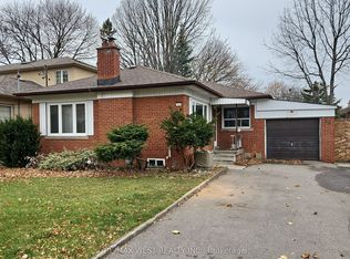 30 Golfwood Hts, Toronto, ON M9P3M1