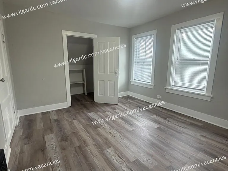 109 Columbia St — Photo 17