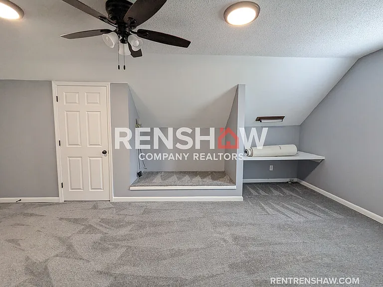 8161 Effingham Dr — Photo 25