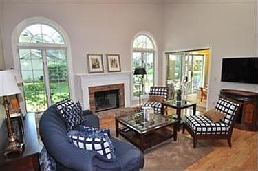 5th image of 225 Westwind Dr