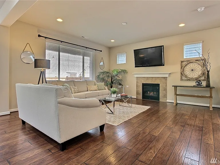 8840 Jayden St NE — Photo 3