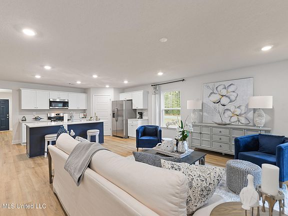 5th image of 13154 Carnival Cir