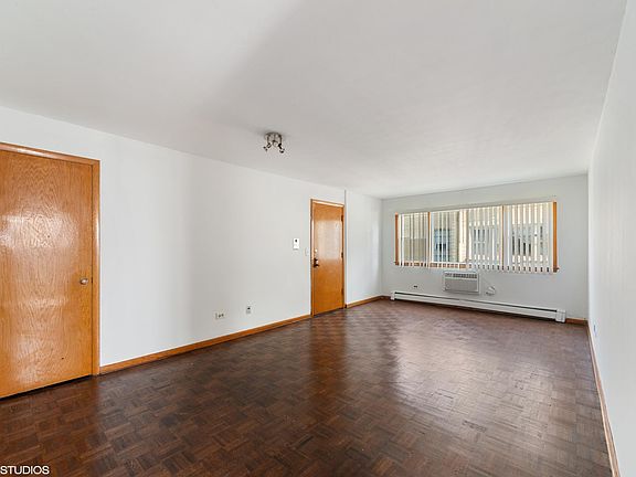 3rd image of 3123 N Nashville Ave APT 2E
