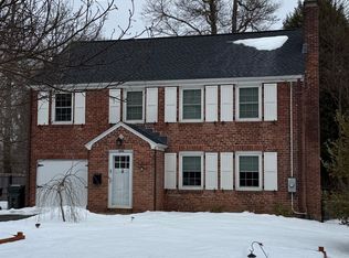 336 Ridgewood Rd, West Hartford, CT 06107