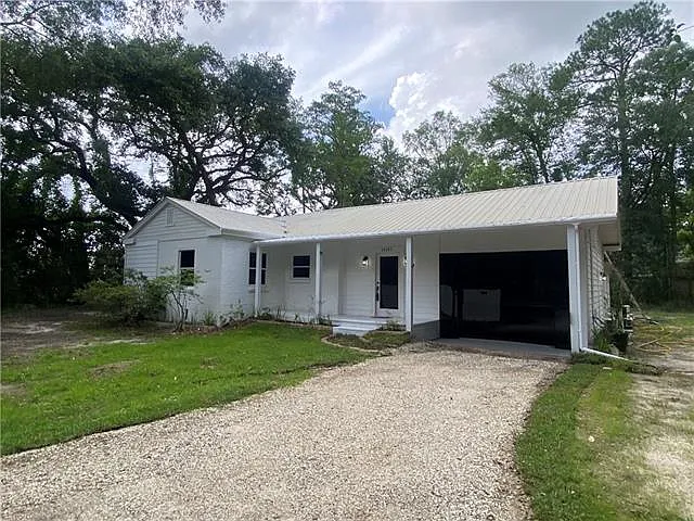 5 bed, 2.0 bath, 1647 sqft, $2,000 — Photo 4