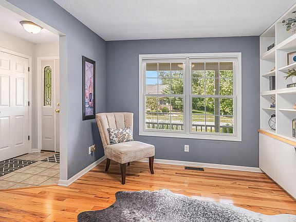 5th image of 4166 Grandwood Cir