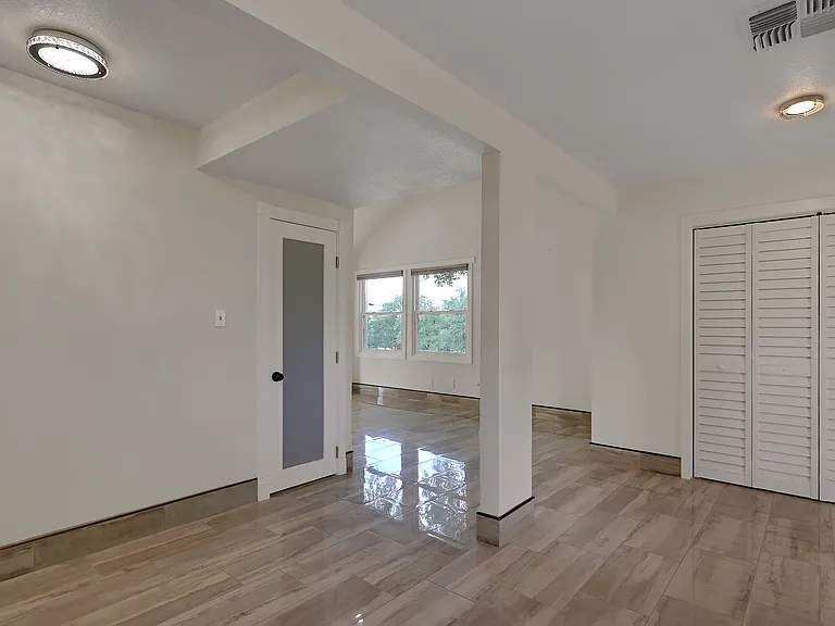 203 Tennessee Ln — Photo 17