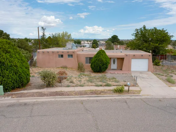 5709 Avenida La Mirada NW, Albuquerque, NM 87114