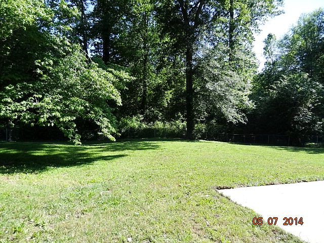 2nd image of 27 Sommerset Dr