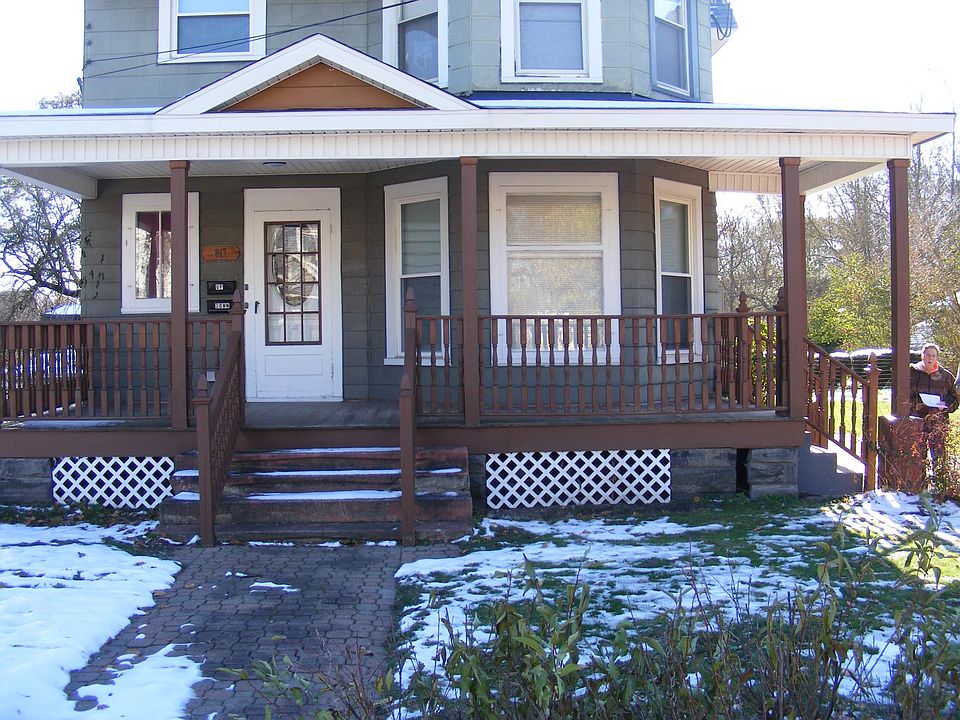 2nd image of 817 Main St #B