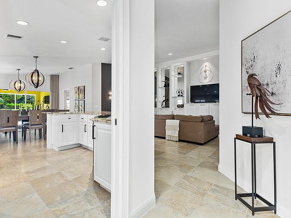 4th image of 12265 SW Elsinore Drive