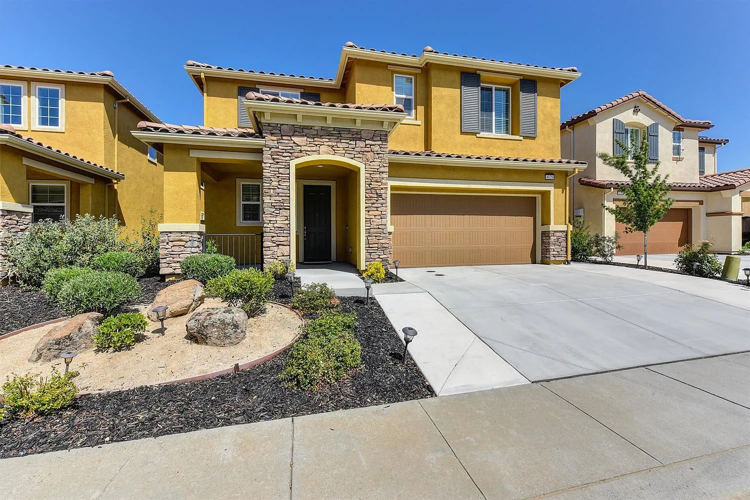 8129 Demui Way photo 1