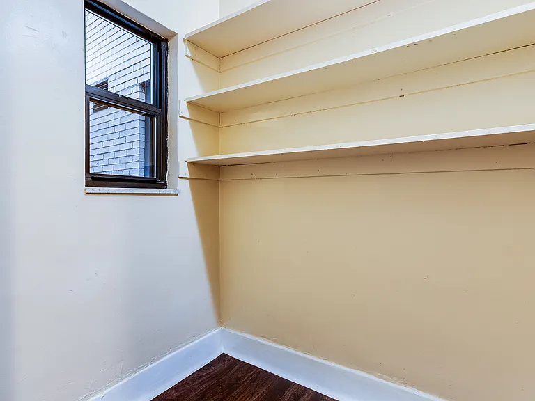 2915 Belrose Ave #203 — Photo 12