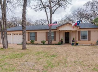 504 Arcadia St, Hurst, TX 76053