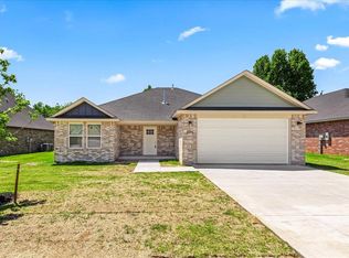 224 E Abbott Ln, Mustang, OK 73064