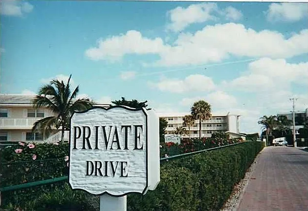 2 bed, 2.0 bath, 975 sqft, $5,500 — Photo 3