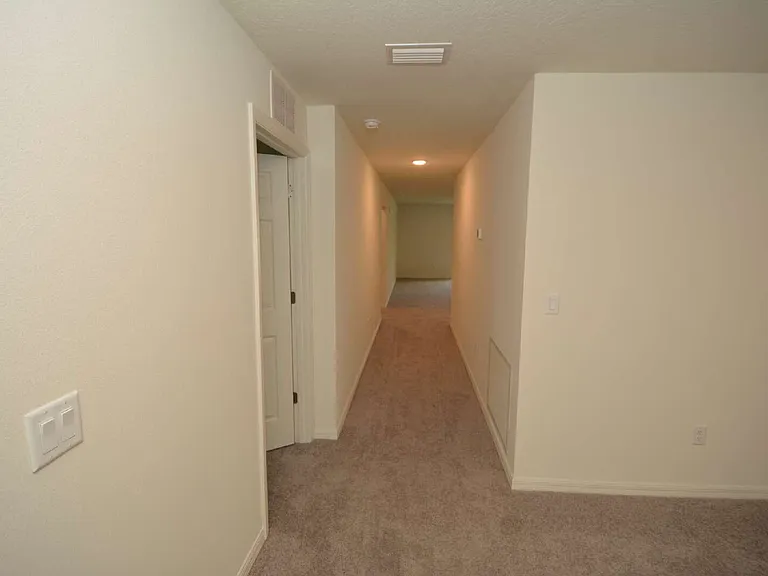 11 Roxland Ln — Photo 8