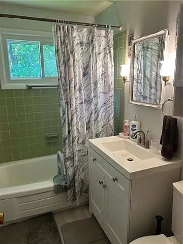225 N Park Dr — Photo 8