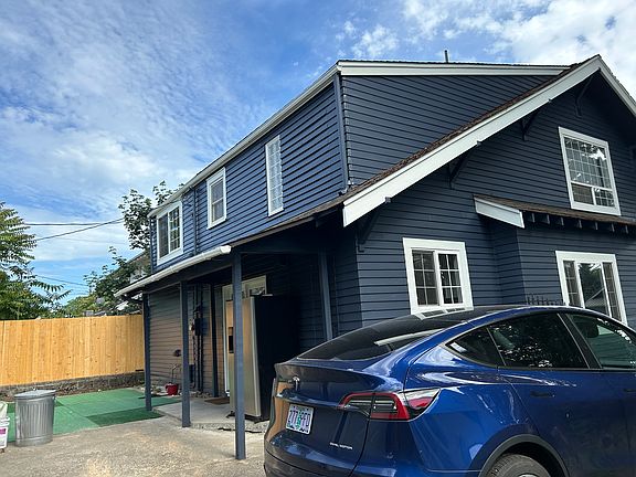 2nd image of 504 W Fourth Plain Blvd