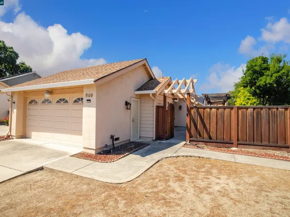 899 Malibu Dr, Concord, CA 94518