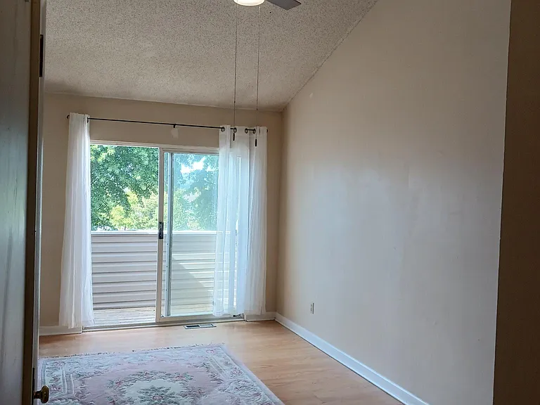 1346 Bradley Dr — Photo 12