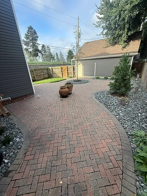 3 bed, 1819 sqft, $2,450 — Photo 4